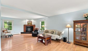 40 Lakewood Dr, Alton, NH 03810