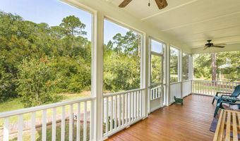 109 Bay Colony Way, Apalachicola, FL 32320