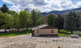 425 River Dr, Challis, ID 83226