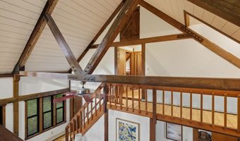 4 Lantern Ln, Bedford, MA 01730