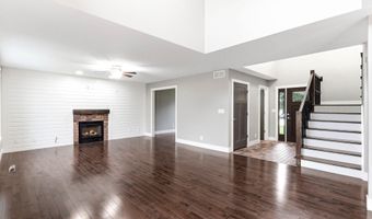 2516 White Oak Dr, Ames, IA 50014