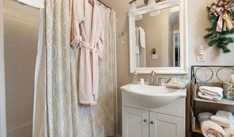1670 Church St, Appomattox, VA 24522
