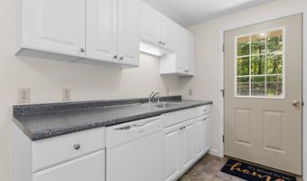 7 Lew Alice Dr, Boscawen, NH 03303