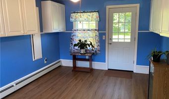 40 Aaron Ave Ave, Bristol, RI 02809