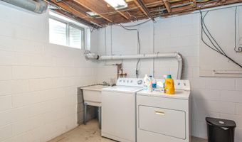 1795 Hideaway Ln, Ann Arbor, MI 48105