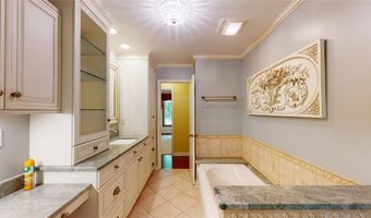 6051 SADDLEHORN Dr, Erie, PA 16506