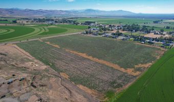 19561 Queens Crown Rd, Carey, ID 83320