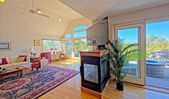 4 Mainstay Ln, Bourne, MA 02532