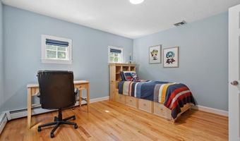 158 Kettle Hole Rd, Bolton, MA 01740