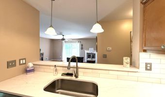 35 Governor Cir, Albany, NY 12208
