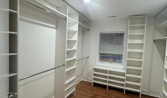 7913 CHARLESTON Ct, Bethesda, MD 20817