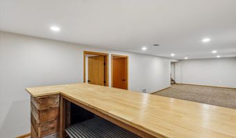 621 SE 4th St, Ankeny, IA 50021