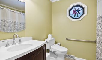 67 Victoria Way, Albany, NY 12209