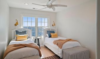 8 Jibsail Dr, Bayville, NJ 08721