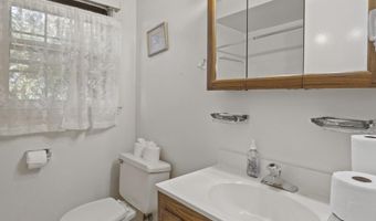 4301 GREENBERRY Ln, Annandale, VA 22003