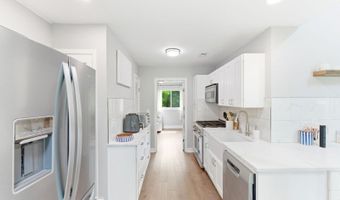 2 Falkenstein Dr 10, Alloway, NJ 07462