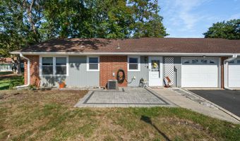 677 B New Castle Ct, Lakewood, NJ 08701