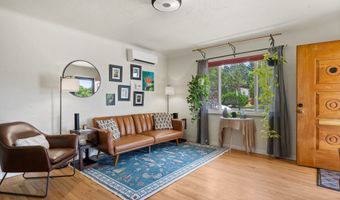 903 Manzano St NE, Albuquerque, NM 87110