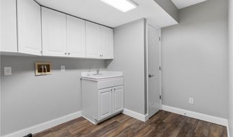 324 Buttermere Ln, Amherst, OH 44001