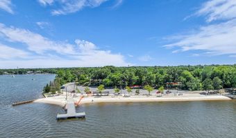 14 Larboard St, Beachwood, NJ 08722