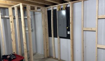 48 Mountain View Dr, Auburn, ME 04210