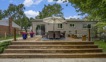 646 Dellwood Dr, Ann Arbor, MI 48103