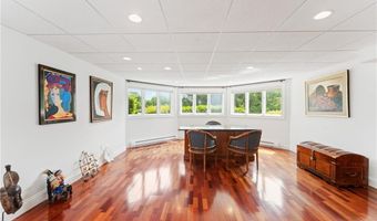 27 Eagle Dr, North Kingstown, RI 02852