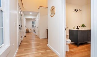 247 Glen Hill Dr, North Kingstown, RI 02874