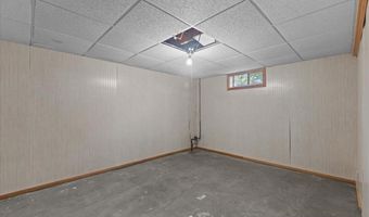 173 Tracy Dr, Burlington, VT 05408