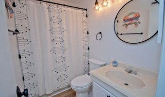 301 E Commerce Way Rd 214 Sea Spray, Atlantic Beach, NC 28512