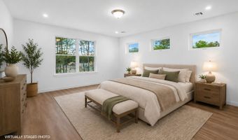 393 Southern Blvd, Bayville, NJ 08721