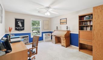 305 BUCKINGHAM Dr, Algonquin, IL 60102