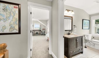 48 Ocean St, Belfast, ME 04915
