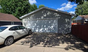 604 8th St SW, Austin, MN 55912