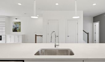 44824 TIVERTON Sq, Ashburn, VA 20147