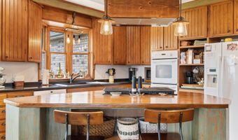 24352 State Hwy Ee, Aurora, MO 65605