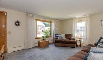 39 Fairview Ave, East Providence, RI 02914