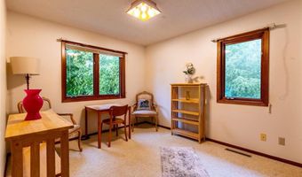 26233 555th Ave, Austin, MN 55912