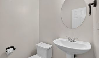 5 Normandy Sq, Guilderland, NY 12009