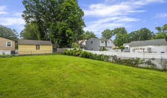 93 E Euclid St, Bloomfield, CT 06002