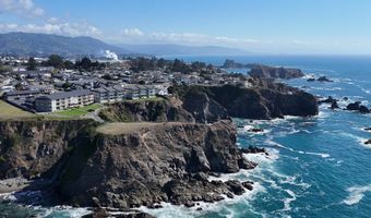 1305 MOORE St 402, Brookings, OR 97415