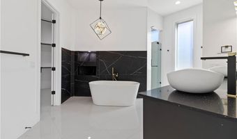 727 NE 2nd St, Bentonville, AR 72712