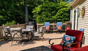 32 Whippoorwill Rd, Bethel, CT 06801