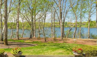 125 Woodruff Ave, Narragansett, RI 02882