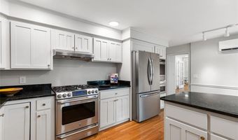 19 Preston Dr, Barrington, RI 02806