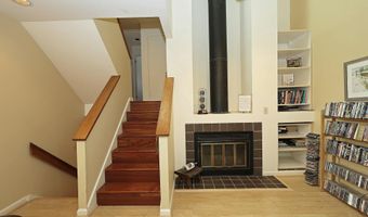 62 Deer Run 62, Bethel, CT 06801