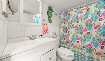 222 7TH St, Beach Haven, NJ 08008