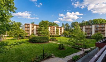 7400 LAKEVIEW Dr N404, Bethesda, MD 20817