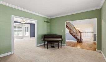 477 Redwood Forest Dr, Ballwin, MO 63021