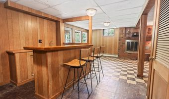 32 Loveland Ln, Bristol, CT 06010